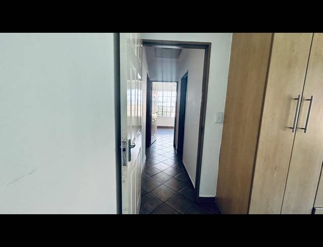 4 BEDROOM TOWNHOUSE FOR SALE IN WATERKLOOF EAST